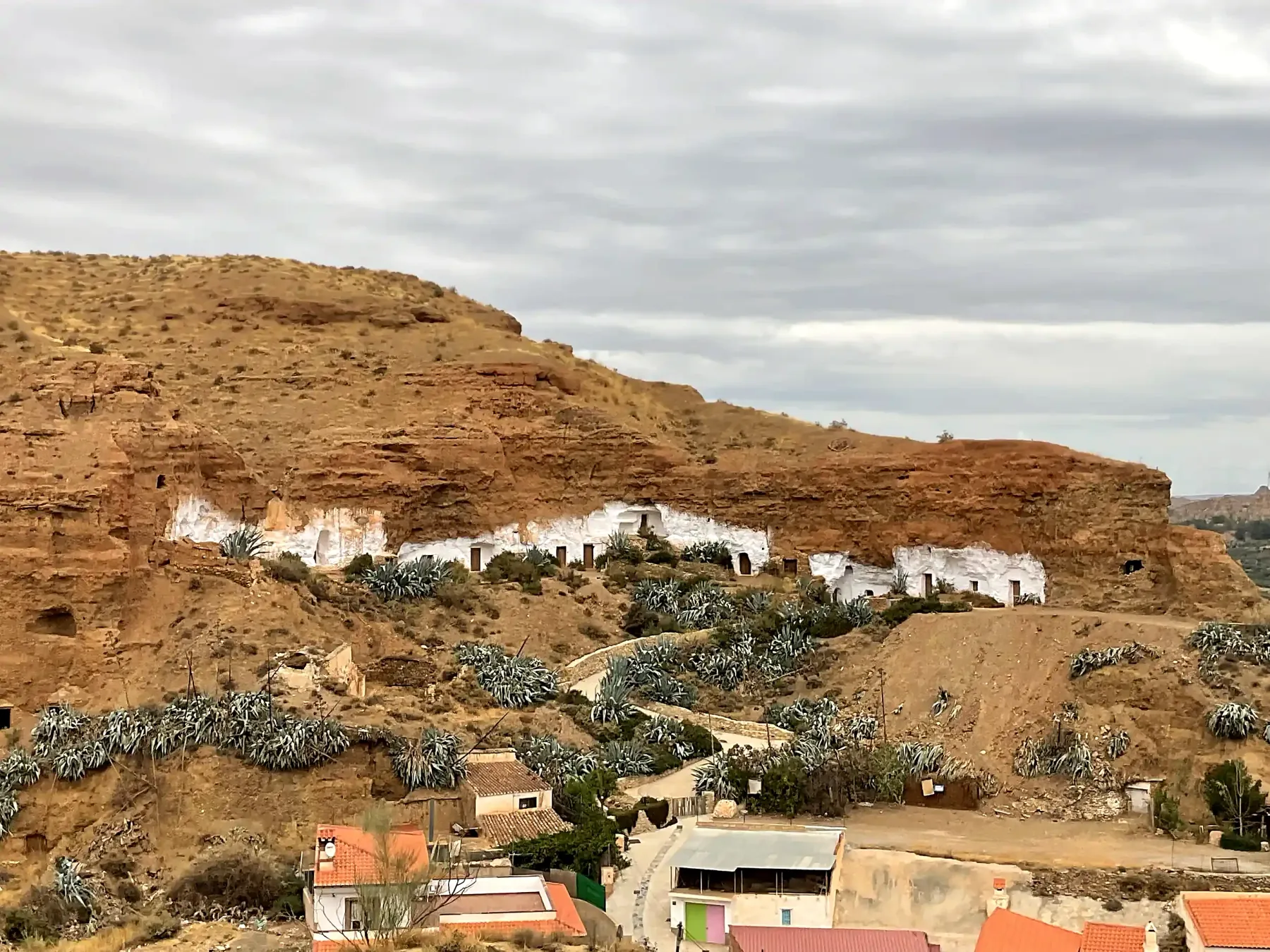 Conjunto de cuevas y viviendas excavadas de Algarves