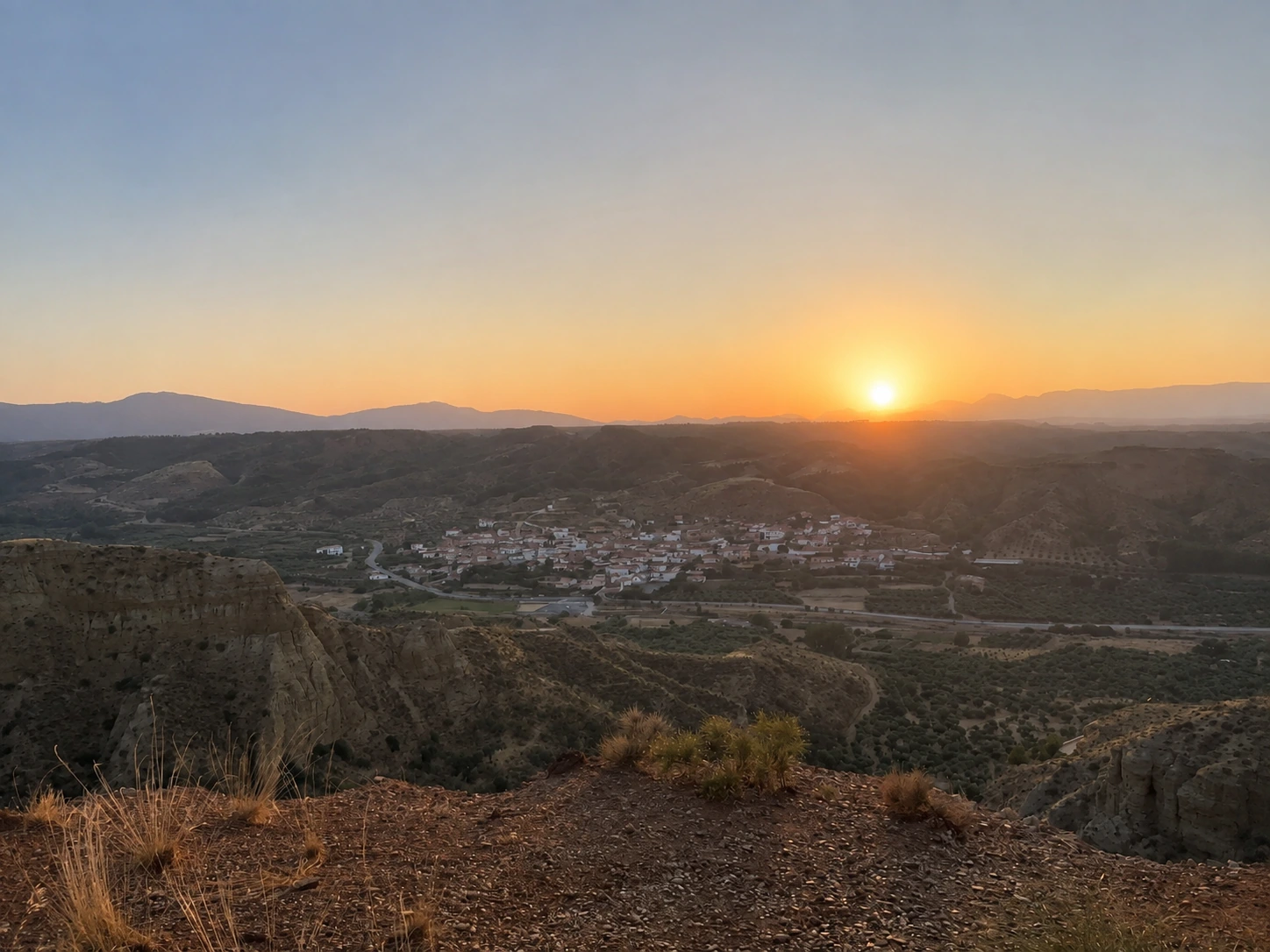 Beas de Guadix y el valle al amanecer